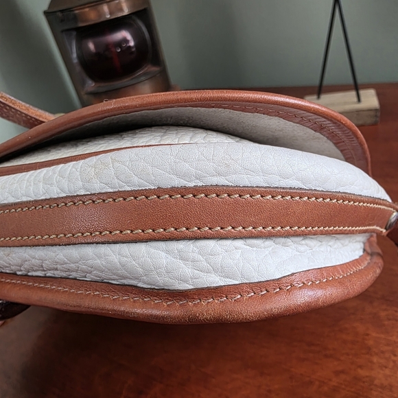 Dooney & Bourke Equestrian Crossbody White Tan Pebbled Leather Bag Vintage 80s - Picture 6 of 16
